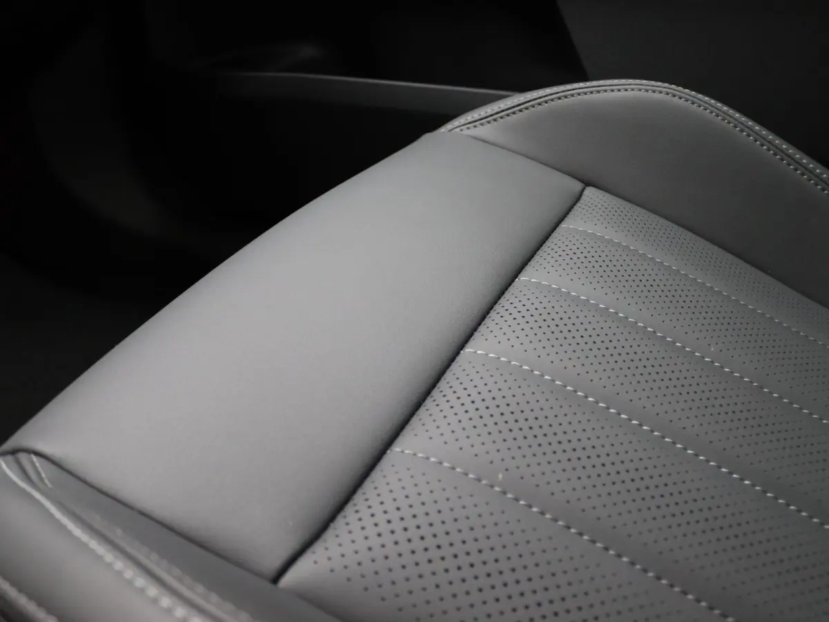 C John Cooper Works + Pakket L + Glazen panoramadak + Driving Assistant Plus + Harman Kardon + Comfort Access + 19''