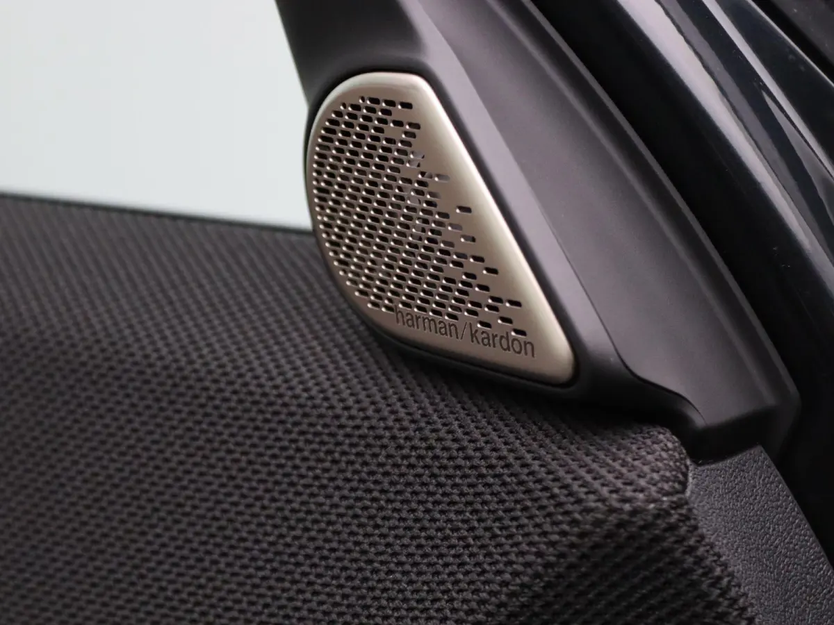 C John Cooper Works + Pakket L + Glazen panoramadak + Driving Assistant Plus + Harman Kardon + Comfort Access + 19''
