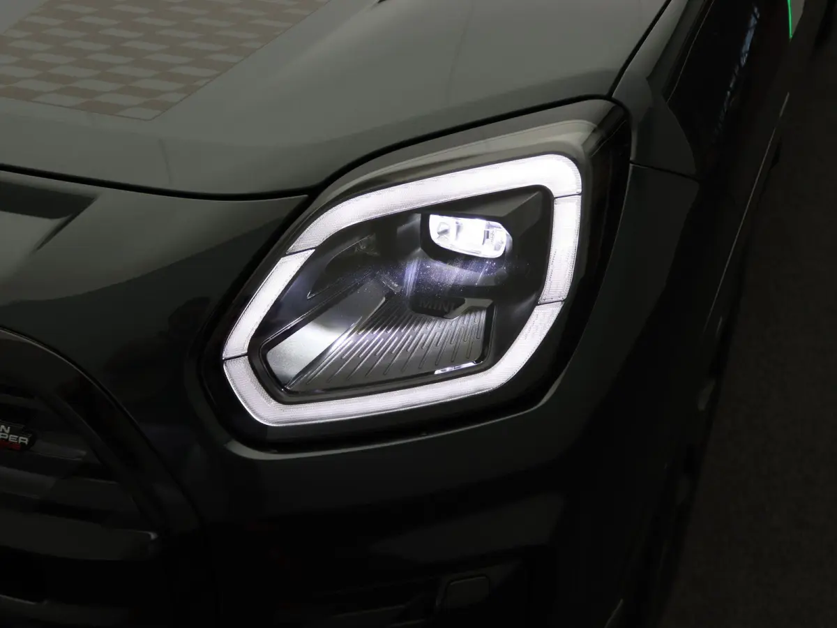 C John Cooper Works + Pakket L + Glazen panoramadak + Driving Assistant Plus + Harman Kardon + Comfort Access + 19''