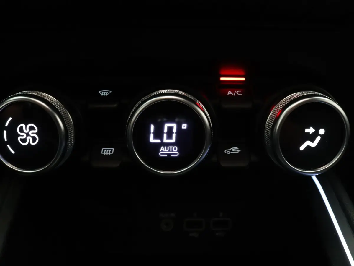 100pk TCe Intens Apple Carplay/Android Auto | Climate
