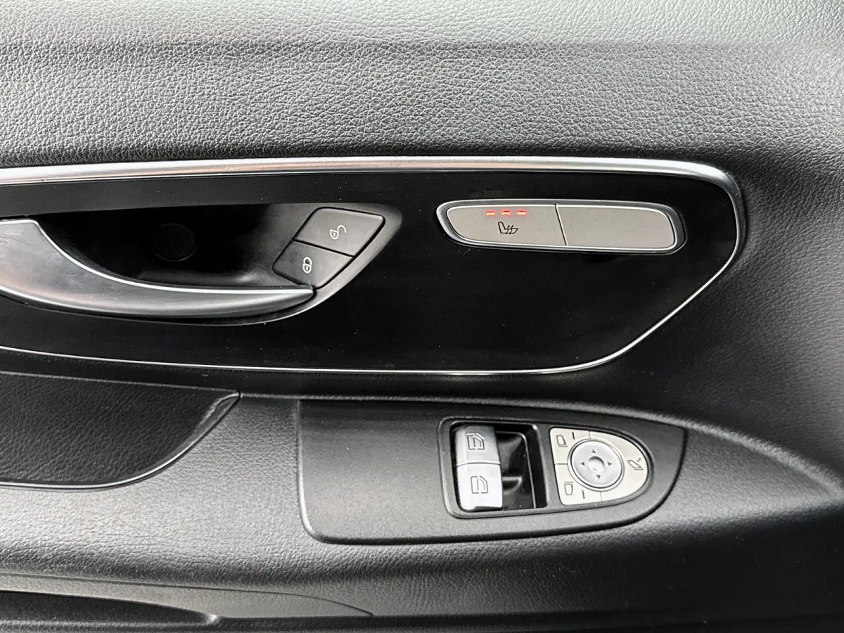 119 CDI Lang Led Distronic Stoelverwarming Navigatie Trekhaak