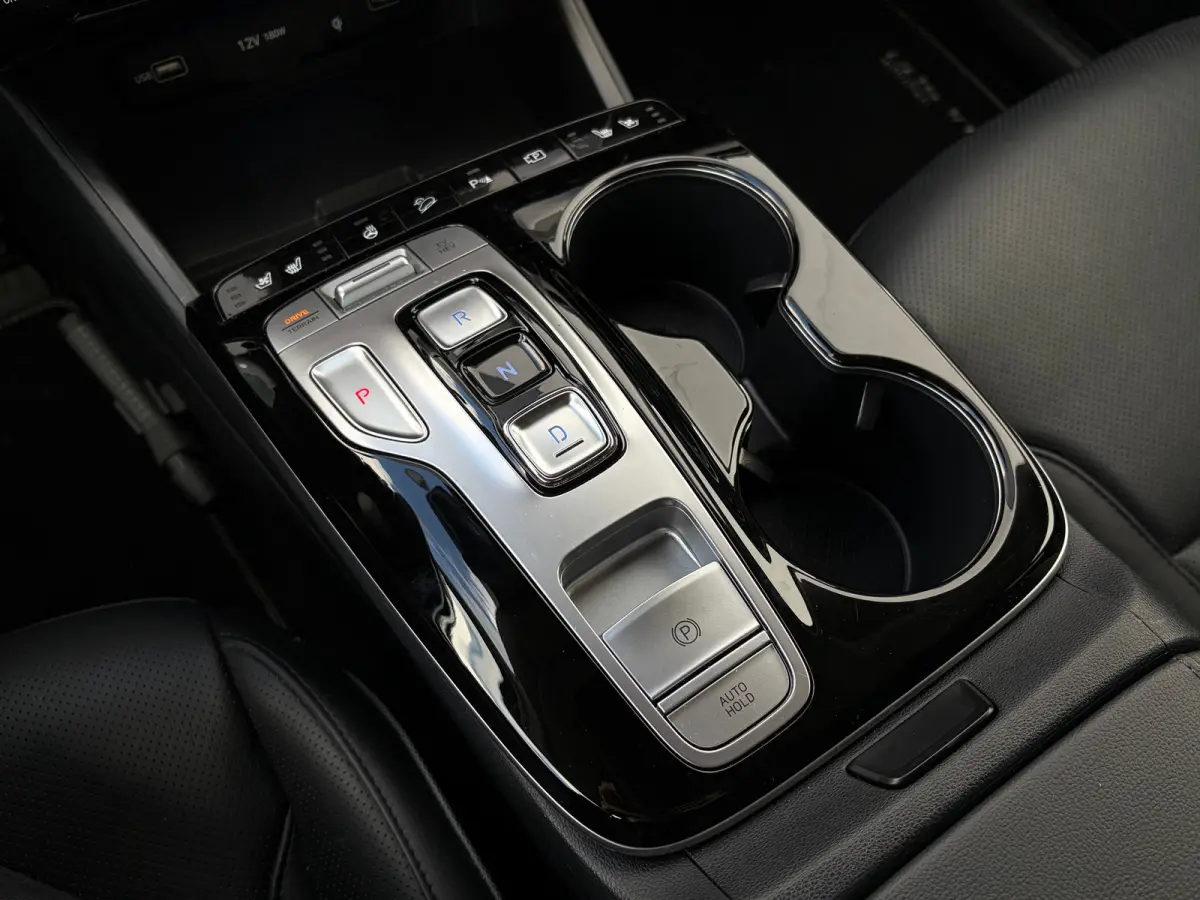 1.6 T-GDI 265pk PHEV Premium 4WD | Leder | Carplay | Climate | Keyless | Navigatie | Elek. Klep | Full - Led | 360 Camera | KRELL Audio | Elek. Stoelen | 19" Lichtmetaal | Winterpakket | Sto