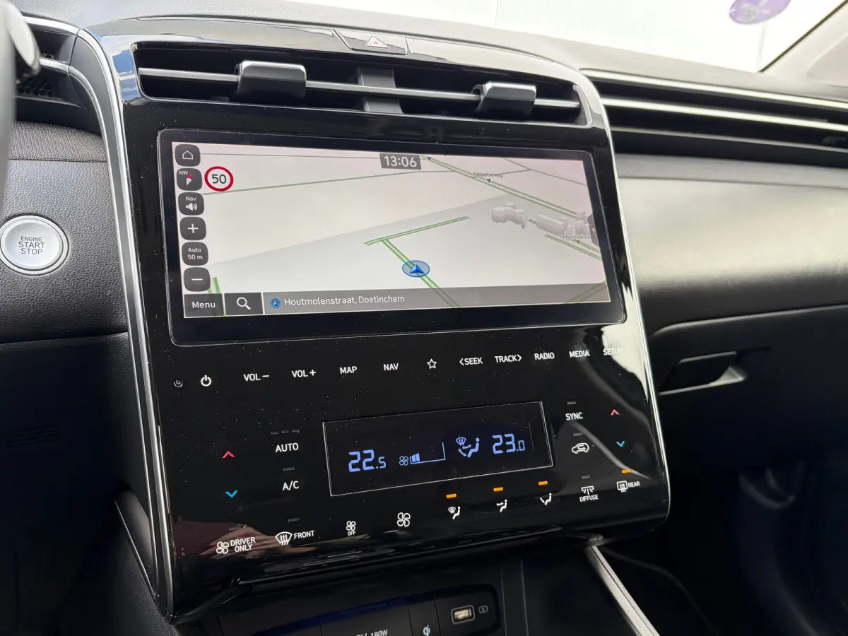 1.6 T-GDI 265pk PHEV Premium 4WD | Leder | Carplay | Climate | Keyless | Navigatie | Elek. Klep | Full - Led | 360 Camera | KRELL Audio | Elek. Stoelen | 19" Lichtmetaal | Winterpakket | Sto