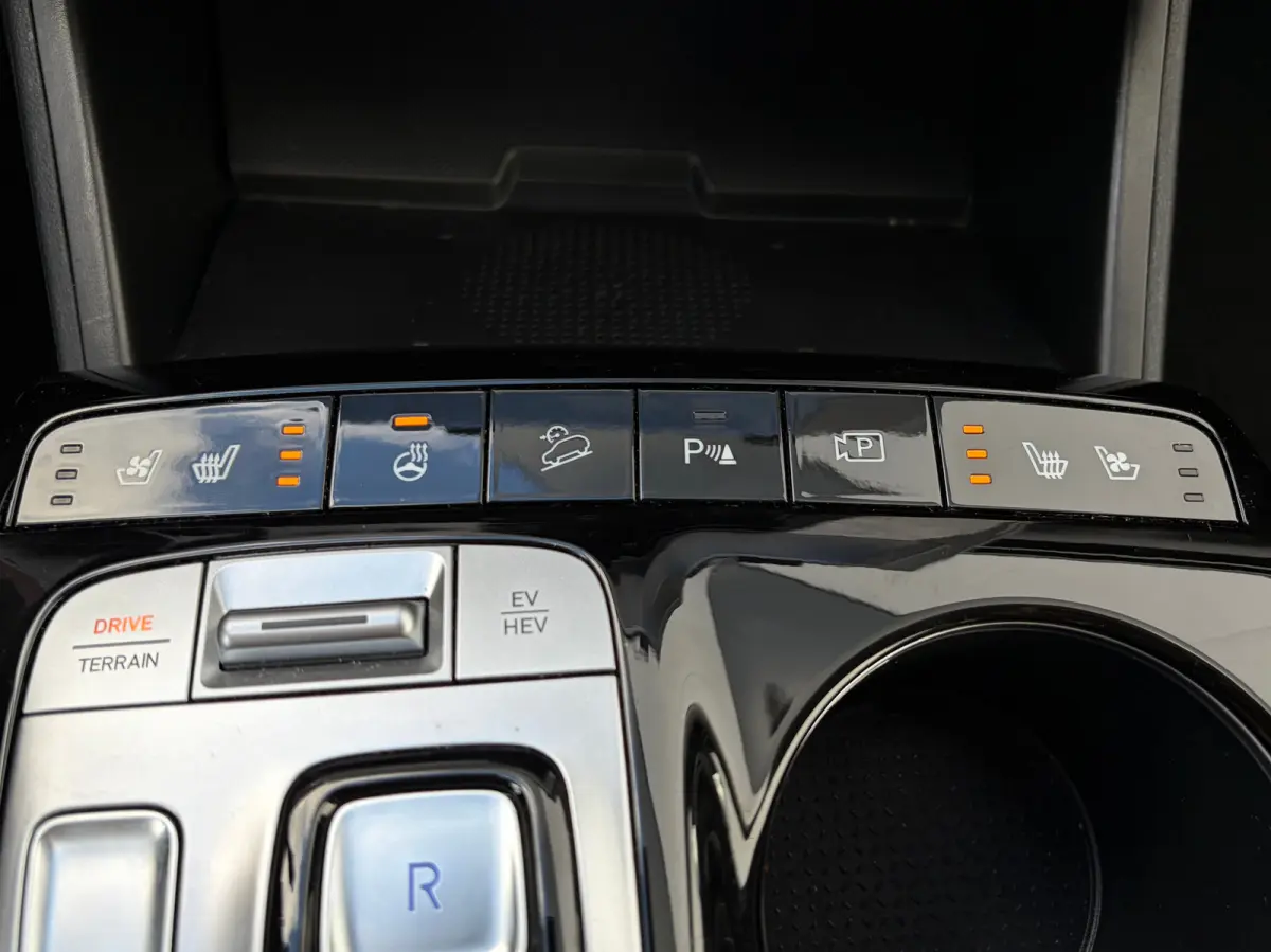 1.6 T-GDI 265pk PHEV Premium 4WD | Leder | Carplay | Climate | Keyless | Navigatie | Elek. Klep | Full - Led | 360 Camera | KRELL Audio | Elek. Stoelen | 19" Lichtmetaal | Winterpakket | Sto