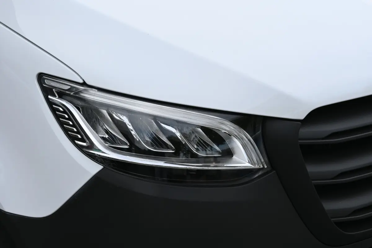 317 CDI L2H2 Pro LED, Geveerde stoel, Navigatie met camera
