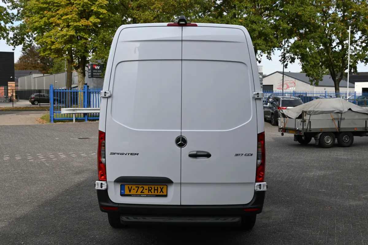 317 CDI L2H2 Pro LED, Geveerde stoel, Navigatie met camera