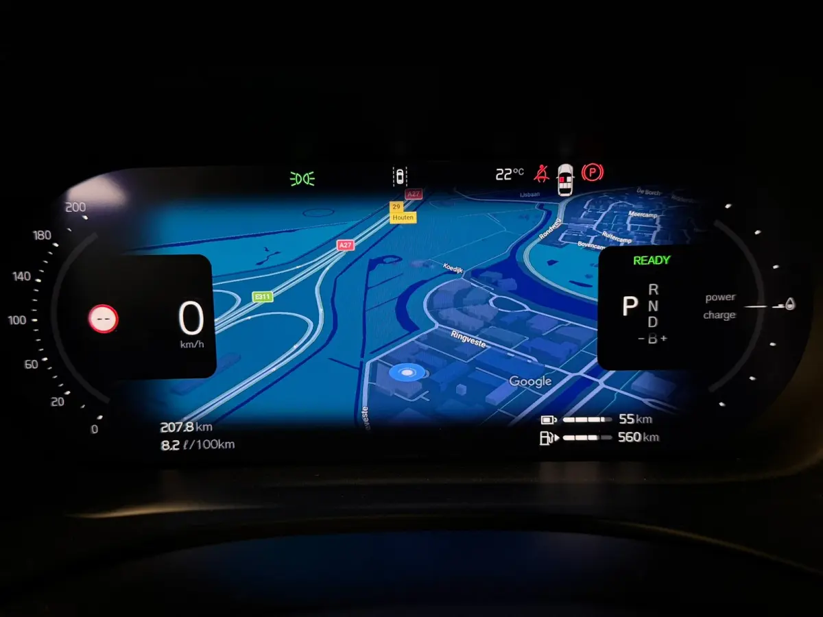 T6 AWD Recharge Ultra Dark | Facelift | Luchtvering | Trekhaak | All Season Banden | 360° Camera | Head-Up Display | Harman Kardon | Adaptieve Cruise Control | Stoelverwarming voor+achter |