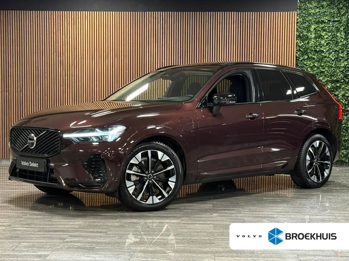 T6 AWD Recharge Ultra Dark | Facelift | Luchtvering | Trekhaak | All Season Banden | 360° Camera | Head-Up Display | Harman Kardon | Adaptieve Cruise Control | Stoelverwarming voor+achter |