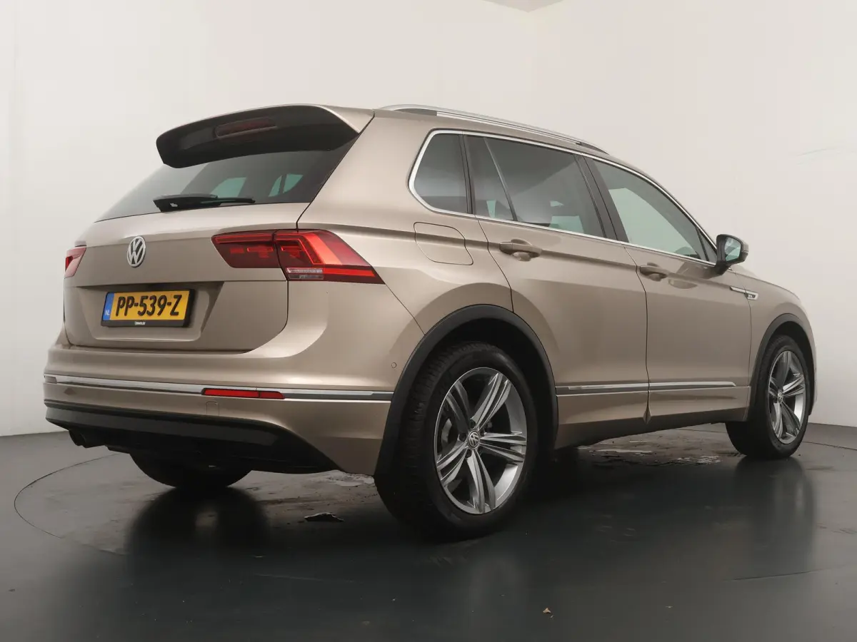 1.4 TSI ACT Highline | Trekhaak | R-Line | Panoramadak | Lederen Bekl. |