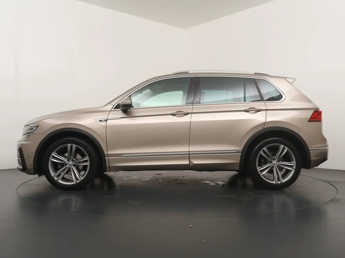 1.4 TSI ACT Highline | Trekhaak | R-Line | Panoramadak | Lederen Bekl. |