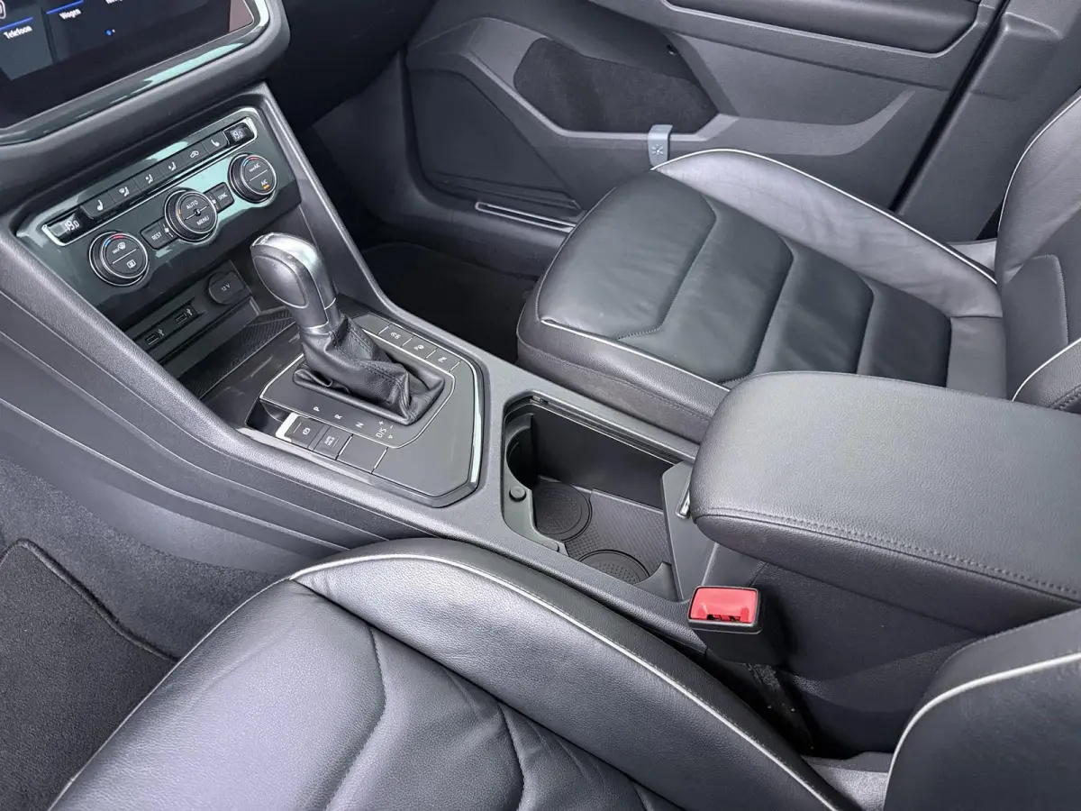 1.4 TSI ACT Highline | Trekhaak | R-Line | Panoramadak | Lederen Bekl. |