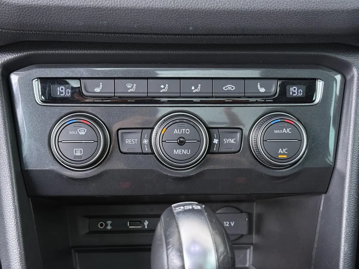 1.4 TSI ACT Highline | Trekhaak | R-Line | Panoramadak | Lederen Bekl. |