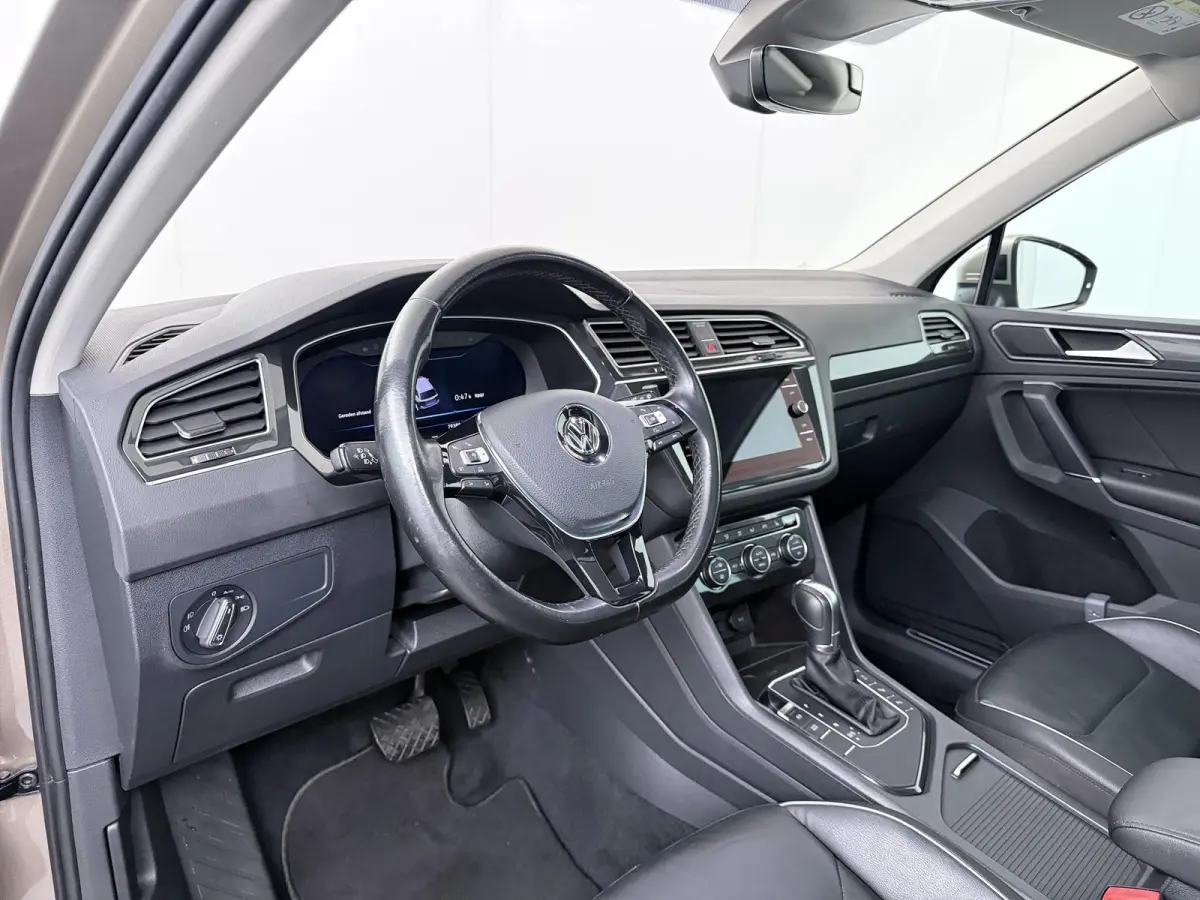 1.4 TSI ACT Highline | Trekhaak | R-Line | Panoramadak | Lederen Bekl. |