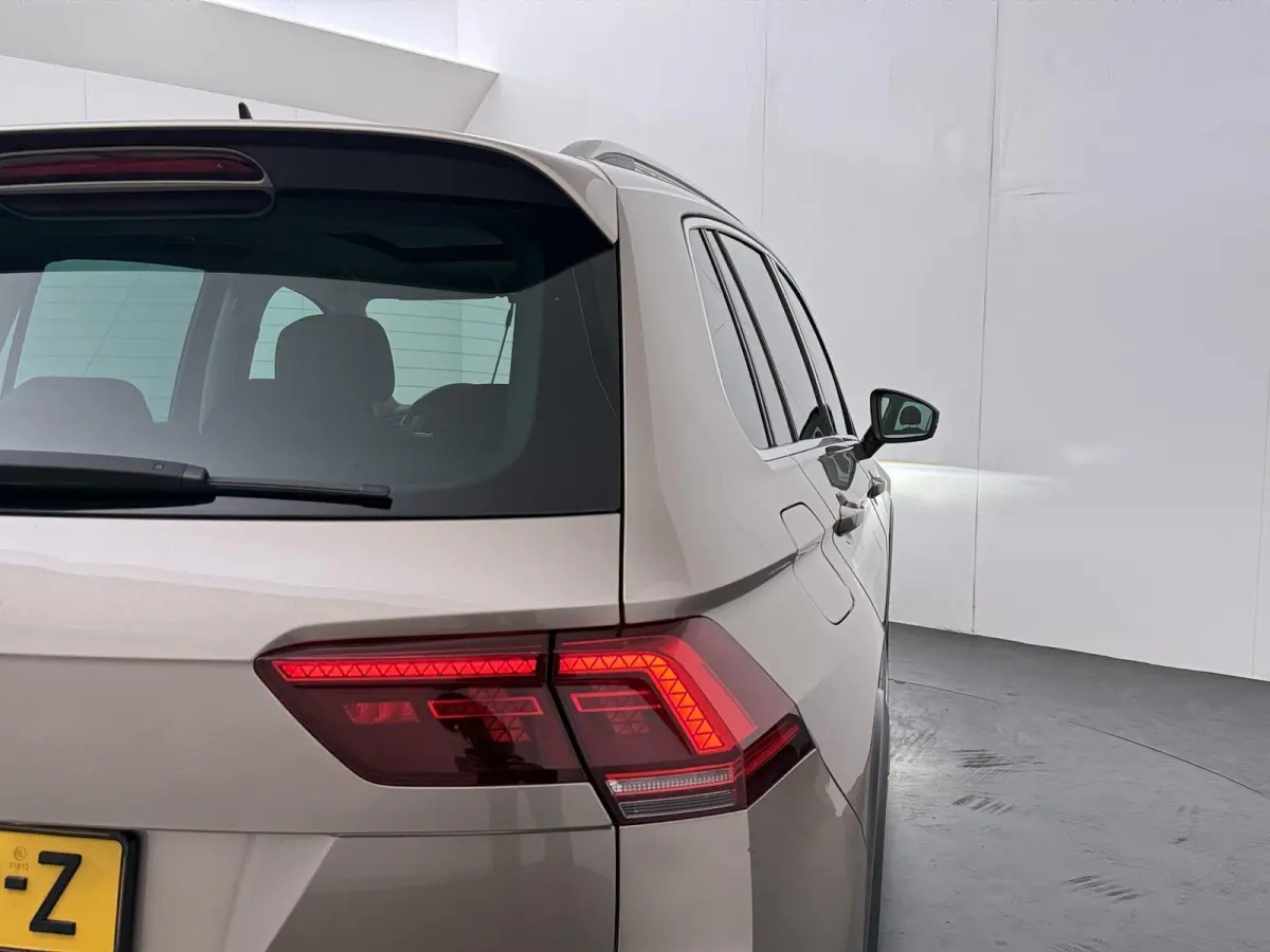 1.4 TSI ACT Highline | Trekhaak | R-Line | Panoramadak | Lederen Bekl. |