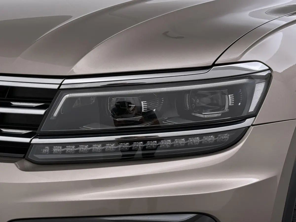 1.4 TSI ACT Highline | Trekhaak | R-Line | Panoramadak | Lederen Bekl. |
