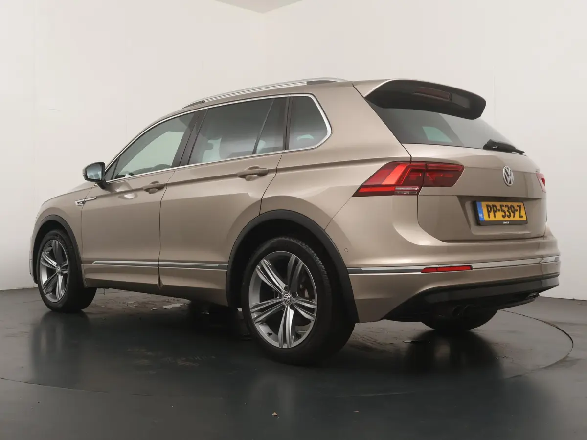 1.4 TSI ACT Highline | Trekhaak | R-Line | Panoramadak | Lederen Bekl. |