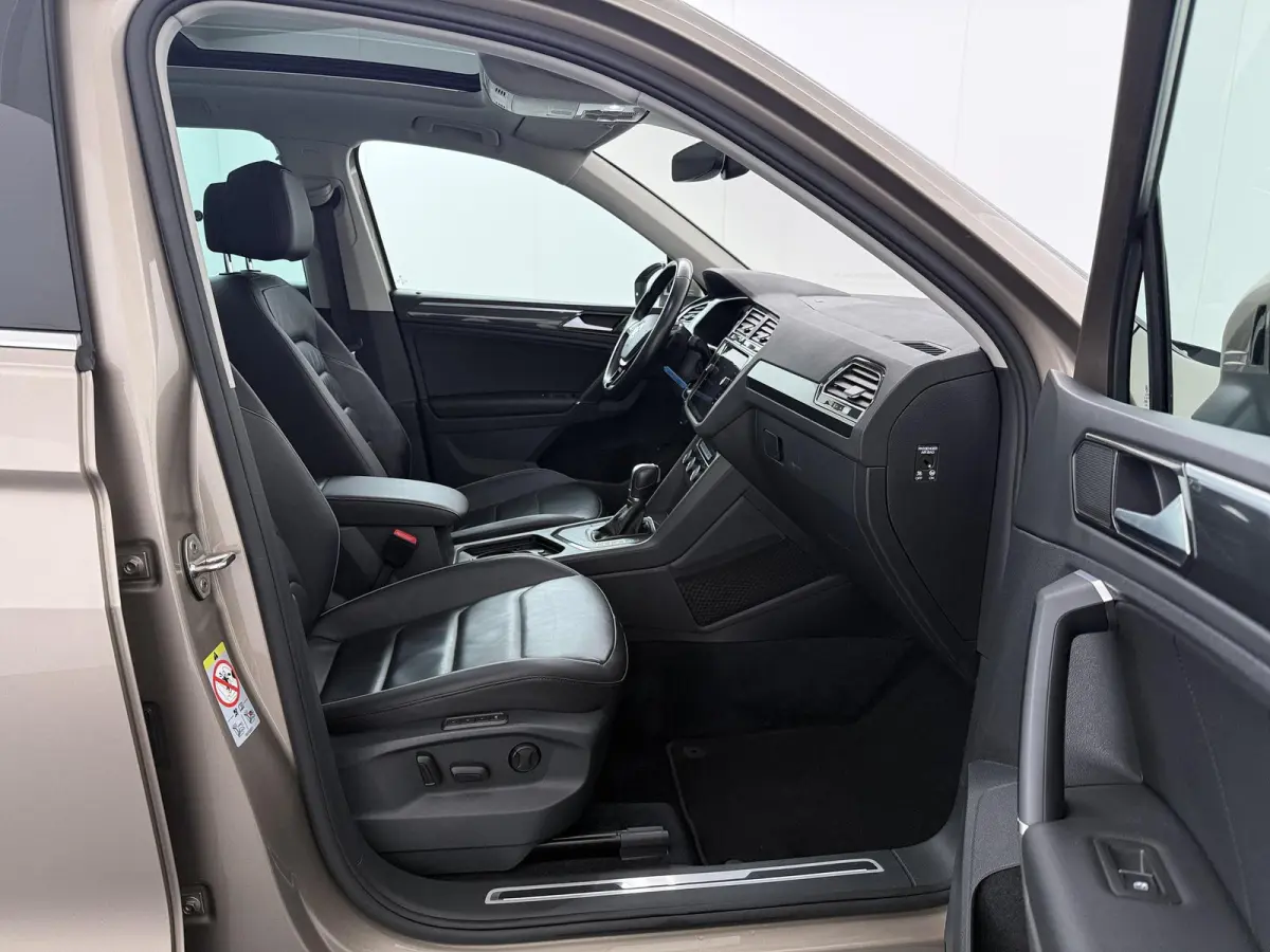 1.4 TSI ACT Highline | Trekhaak | R-Line | Panoramadak | Lederen Bekl. |