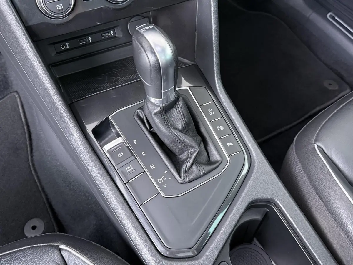 1.4 TSI ACT Highline | Trekhaak | R-Line | Panoramadak | Lederen Bekl. |