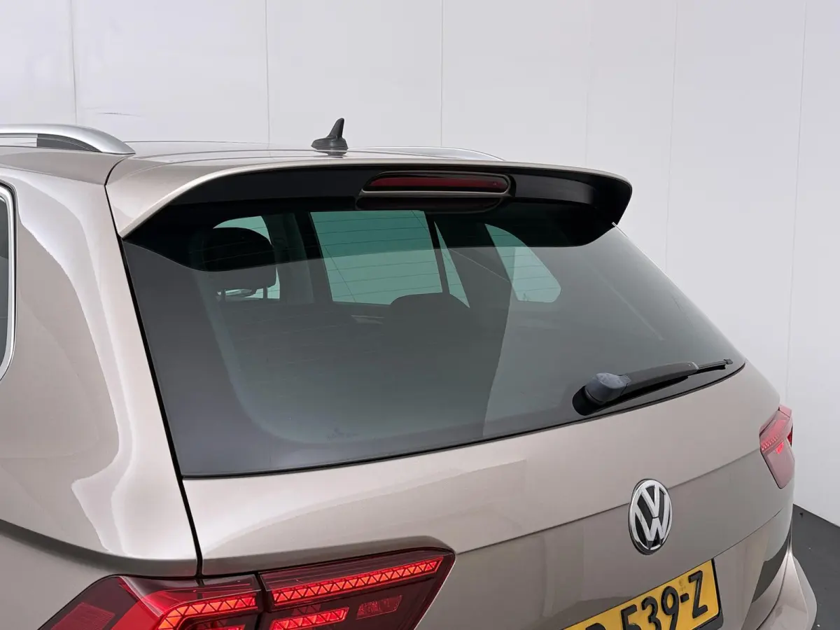 1.4 TSI ACT Highline | Trekhaak | R-Line | Panoramadak | Lederen Bekl. |