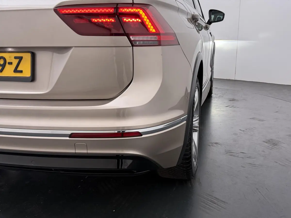 1.4 TSI ACT Highline | Trekhaak | R-Line | Panoramadak | Lederen Bekl. |