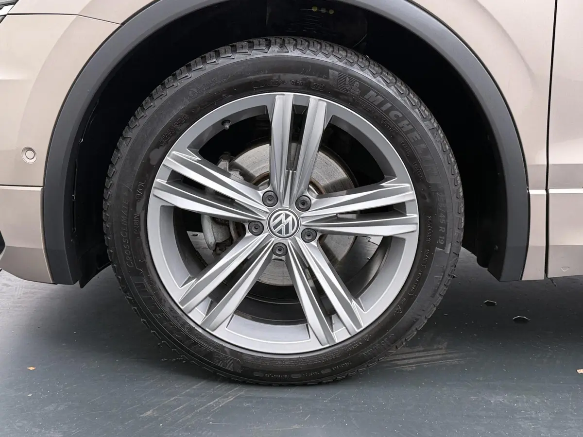 1.4 TSI ACT Highline | Trekhaak | R-Line | Panoramadak | Lederen Bekl. |