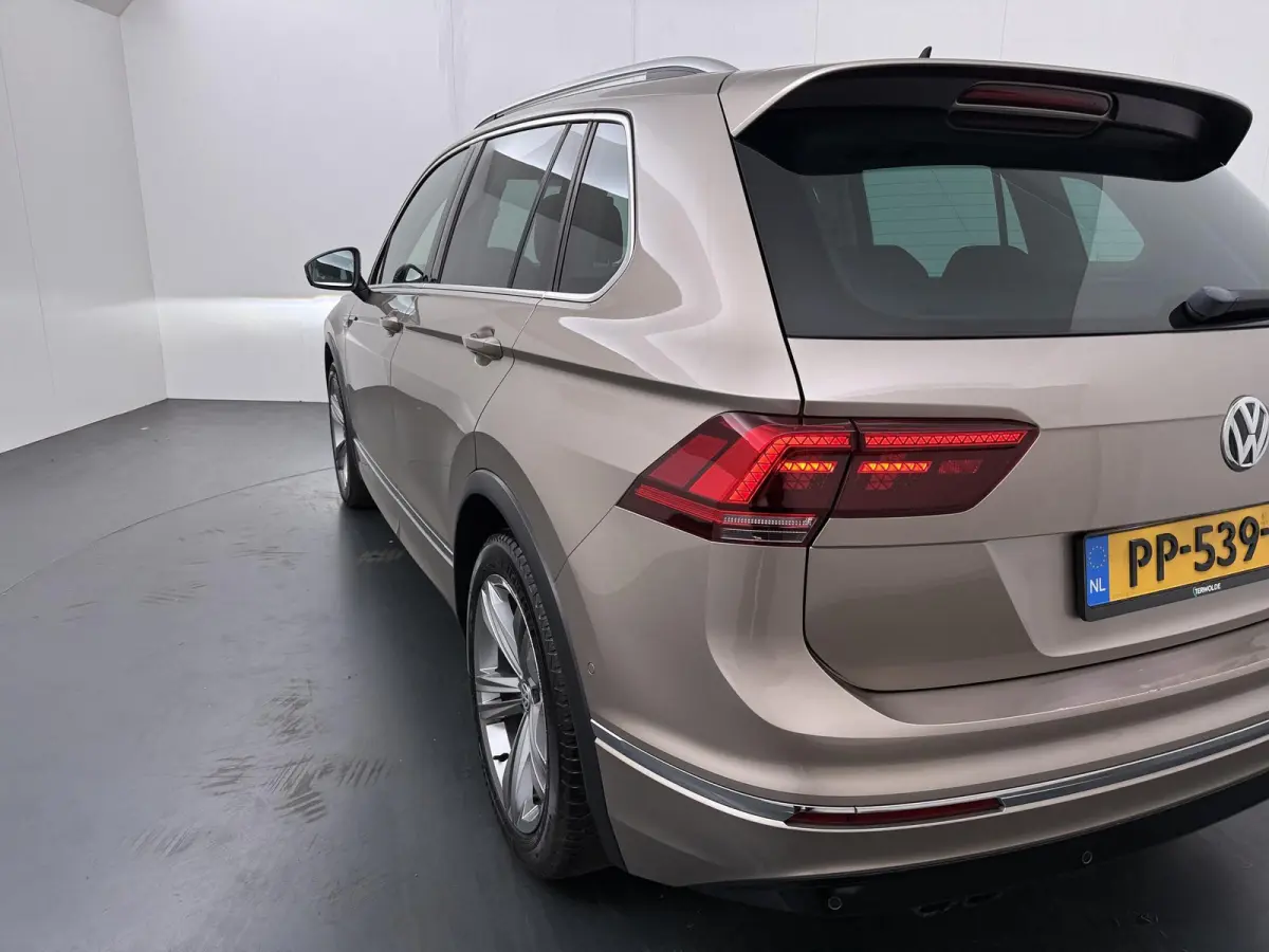 1.4 TSI ACT Highline | Trekhaak | R-Line | Panoramadak | Lederen Bekl. |