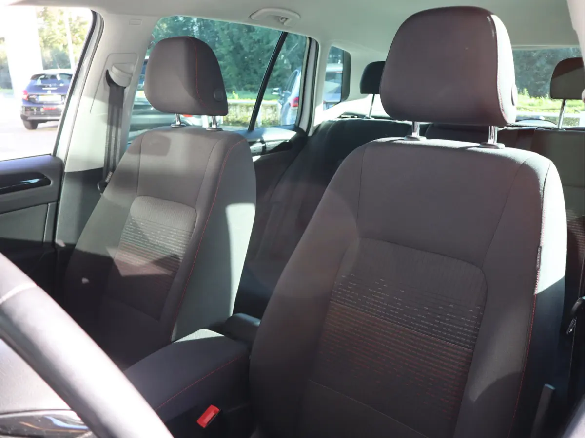 1.2 TSI Connected Series AUTOMAAT / Trekhaak / Navi / Clima / Cruise / LM-Velgen