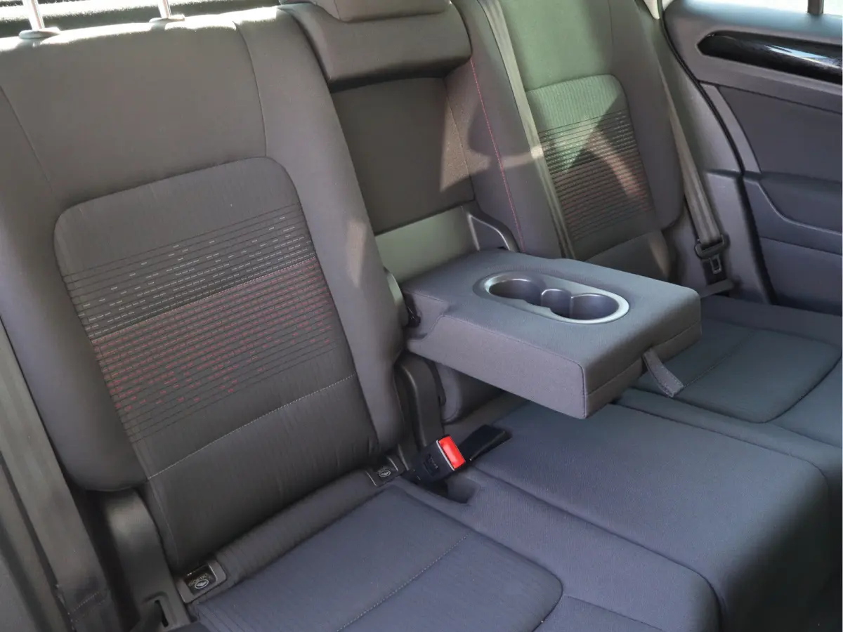 1.2 TSI Connected Series AUTOMAAT / Trekhaak / Navi / Clima / Cruise / LM-Velgen