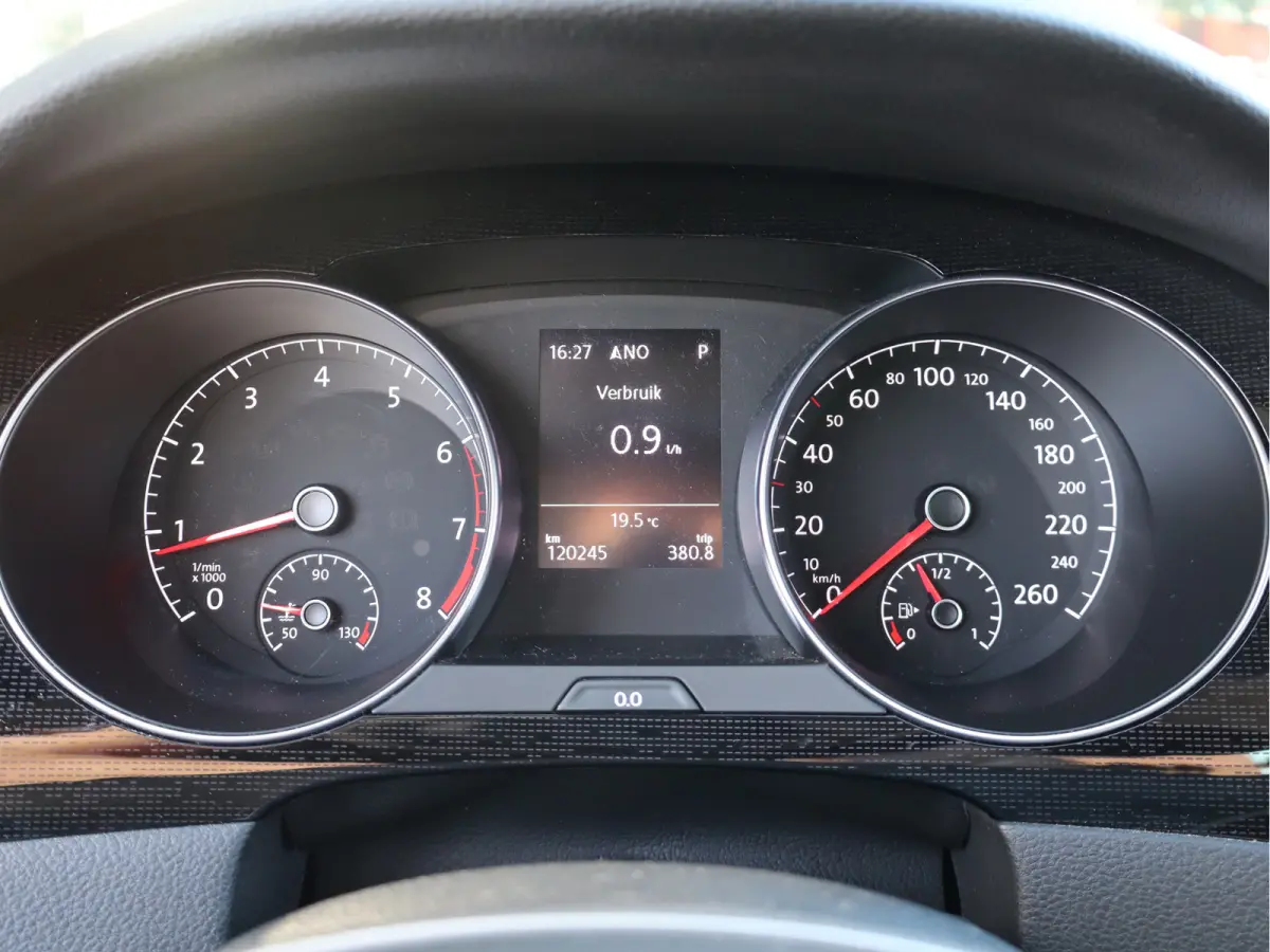 1.2 TSI Connected Series AUTOMAAT / Trekhaak / Navi / Clima / Cruise / LM-Velgen