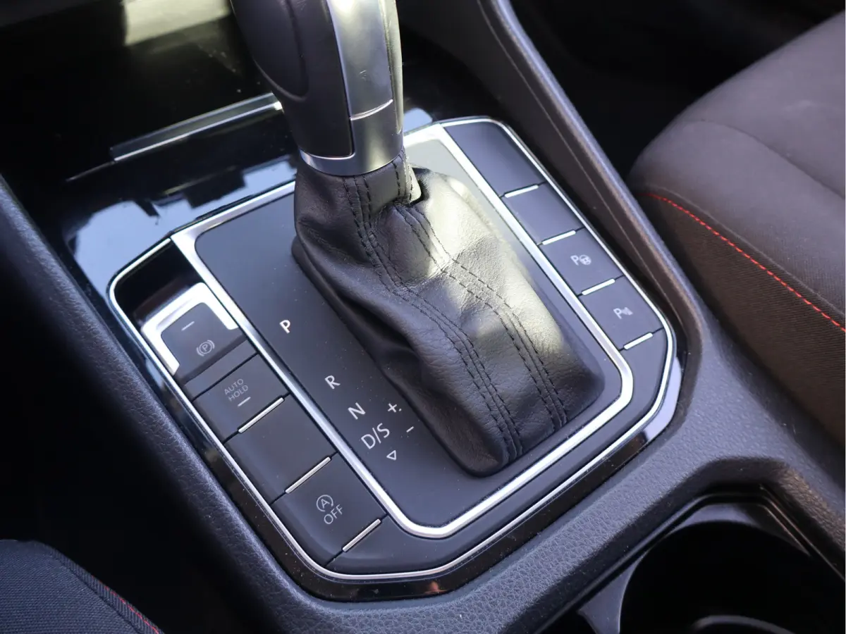 1.2 TSI Connected Series AUTOMAAT / Trekhaak / Navi / Clima / Cruise / LM-Velgen