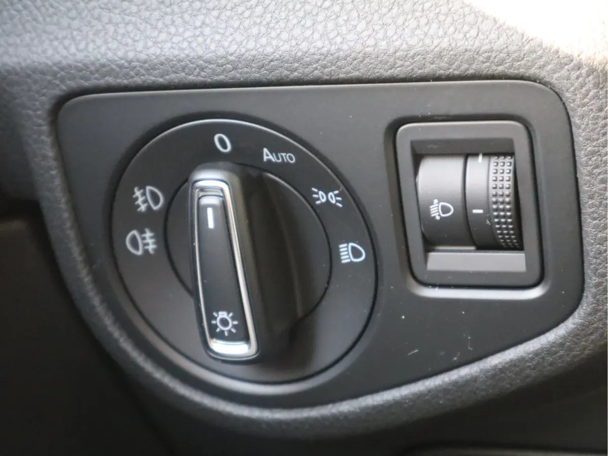 1.2 TSI Connected Series AUTOMAAT / Trekhaak / Navi / Clima / Cruise / LM-Velgen