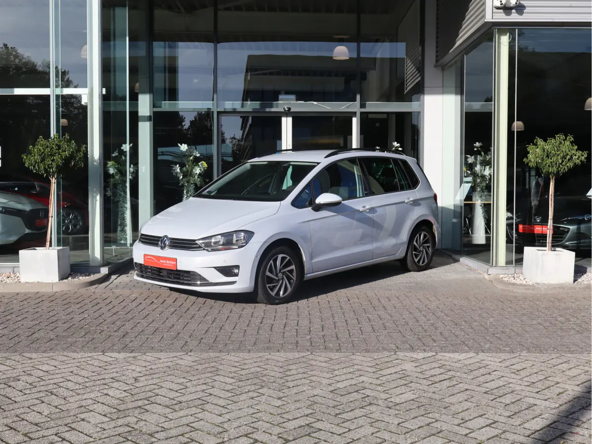 1.2 TSI Connected Series AUTOMAAT / Trekhaak / Navi / Clima / Cruise / LM-Velgen