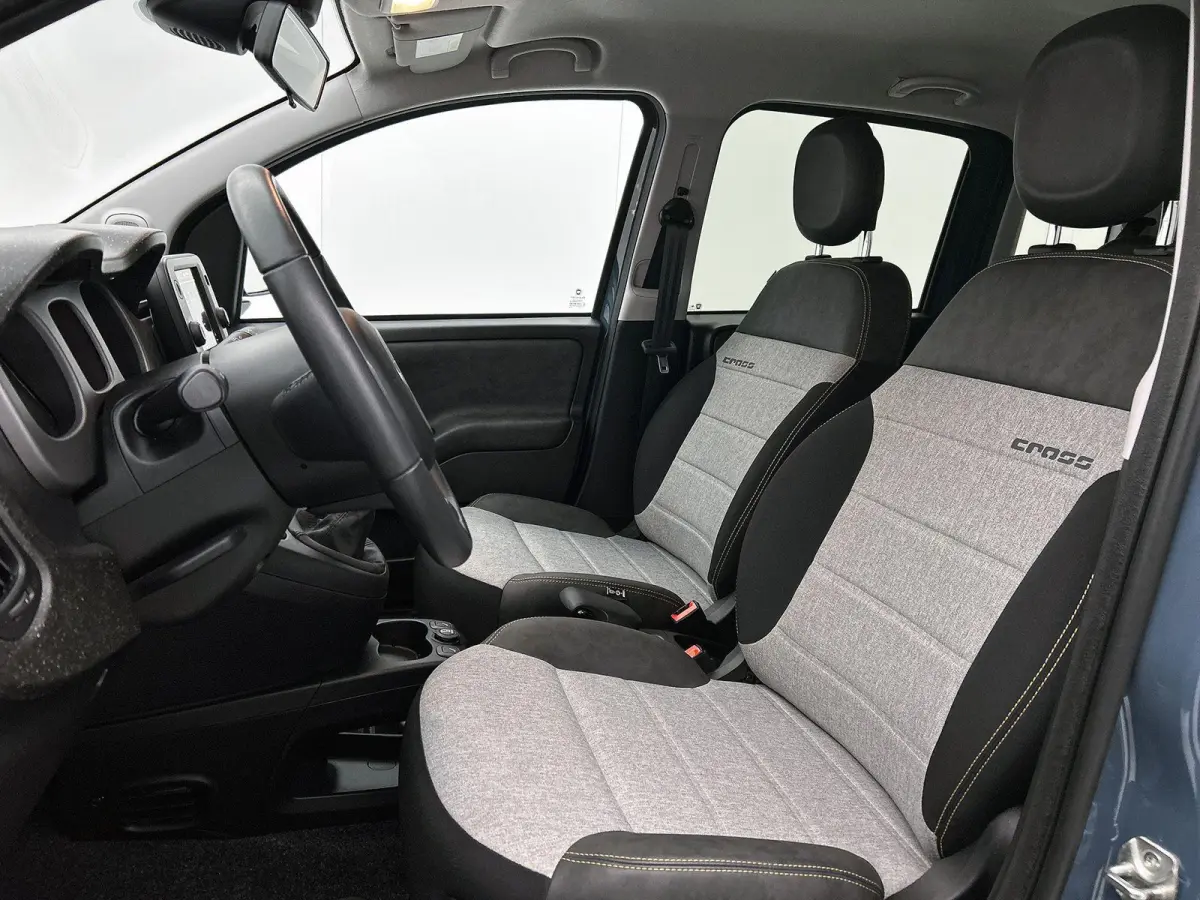 1.0 70pk Hybrid Cross | Stoelverwarming | Stoelverwarming | Climate Control | Parkeersensoren | Cruise Control | 15"LMV |