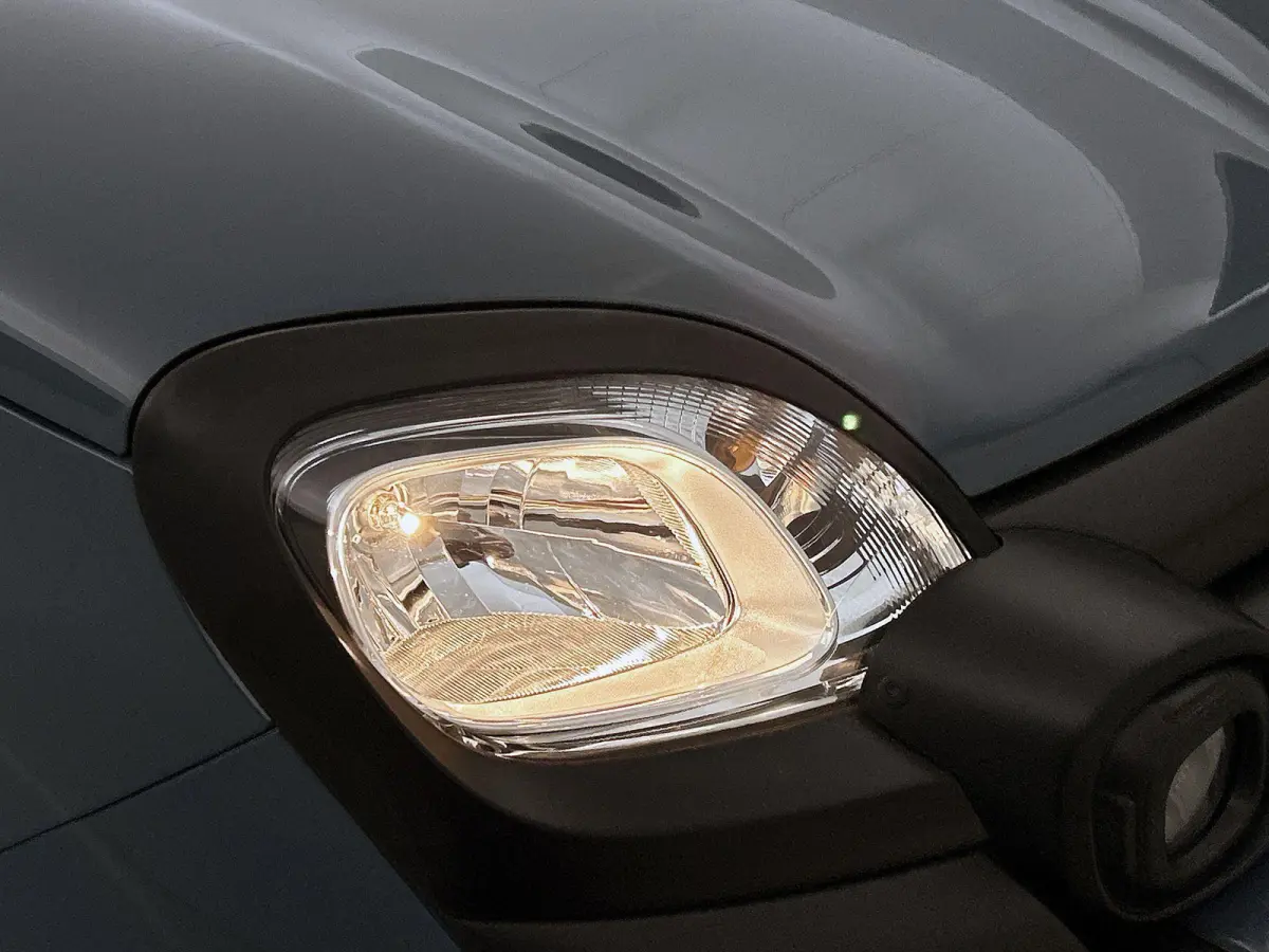 1.0 70pk Hybrid Cross | Stoelverwarming | Stoelverwarming | Climate Control | Parkeersensoren | Cruise Control | 15"LMV |