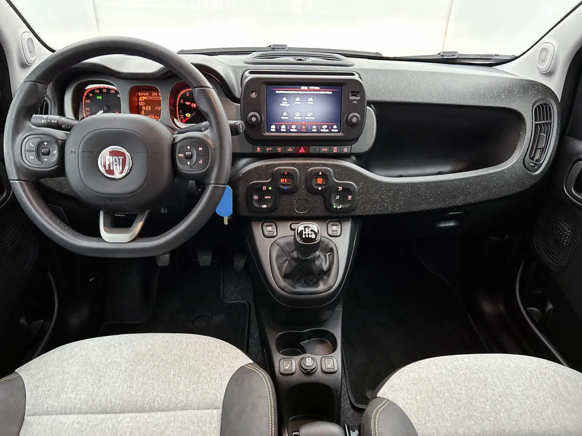 1.0 70pk Hybrid Cross | Stoelverwarming | Stoelverwarming | Climate Control | Parkeersensoren | Cruise Control | 15"LMV |