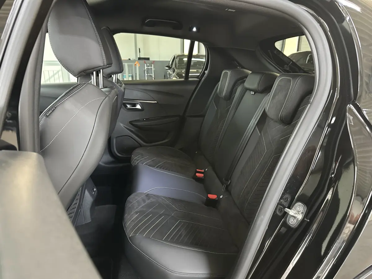EV GT 51 kWh 157pk | Warmtepomp | Vision pack | Alcantara pack | Navigatie pack