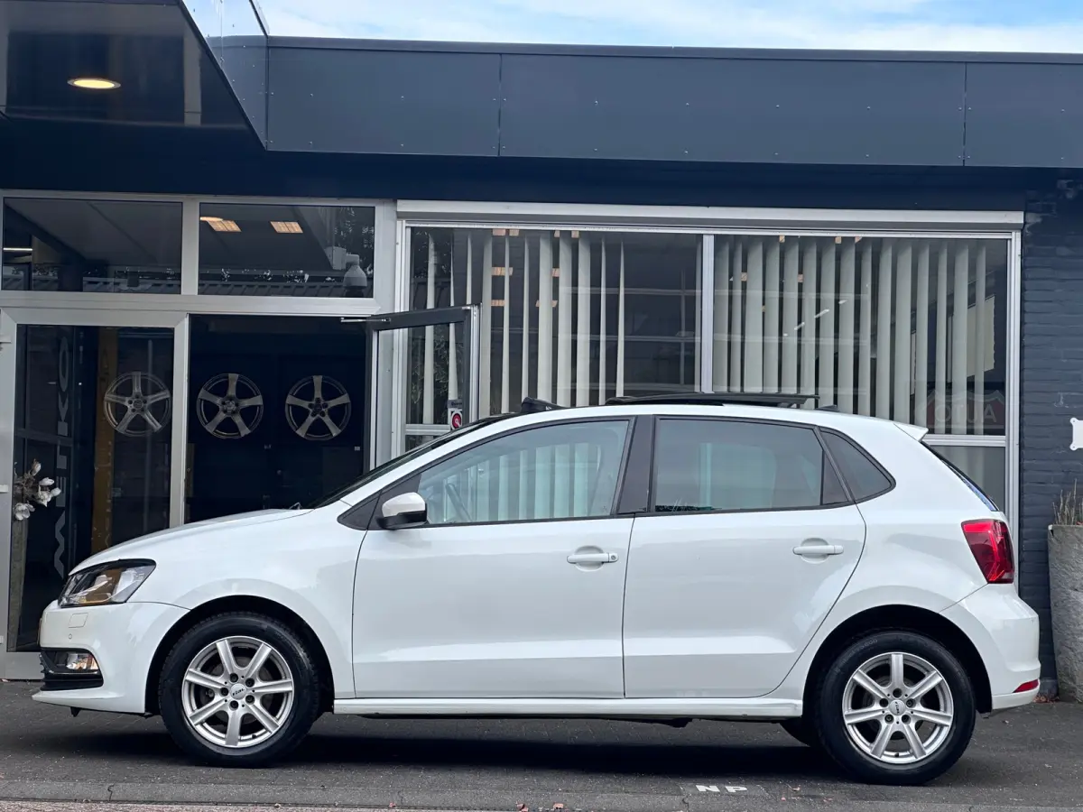 1.0 Comfortline PANO / CRUISE / CLIMA / STOELVERWARMING