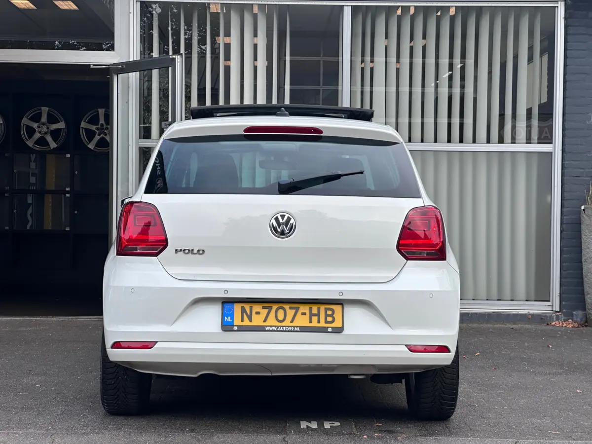 1.0 Comfortline PANO / CRUISE / CLIMA / STOELVERWARMING
