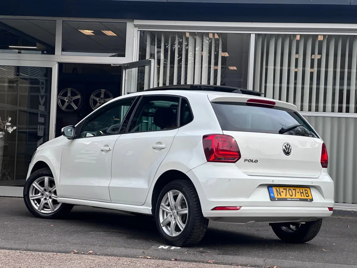 1.0 Comfortline PANO / CRUISE / CLIMA / STOELVERWARMING