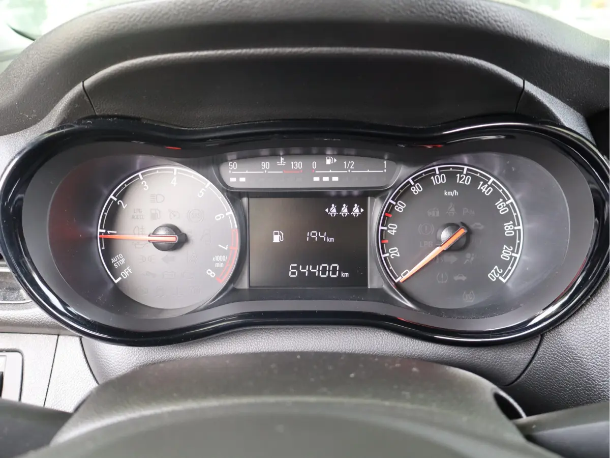1.0 Online Edition Airco / Cruise / Apple - Android / LM-Velgen
