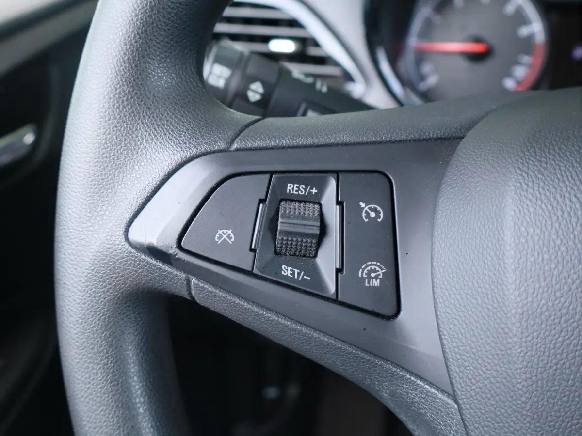 1.0 Online Edition Airco / Cruise / Apple - Android / LM-Velgen