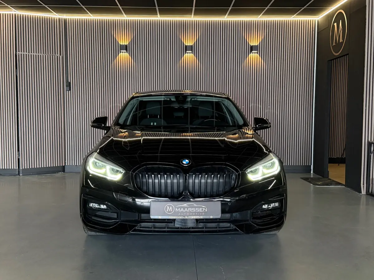 118i Executive Edition |Digtale Dash|Automaat|Apple Carplay|Keyless|Camera