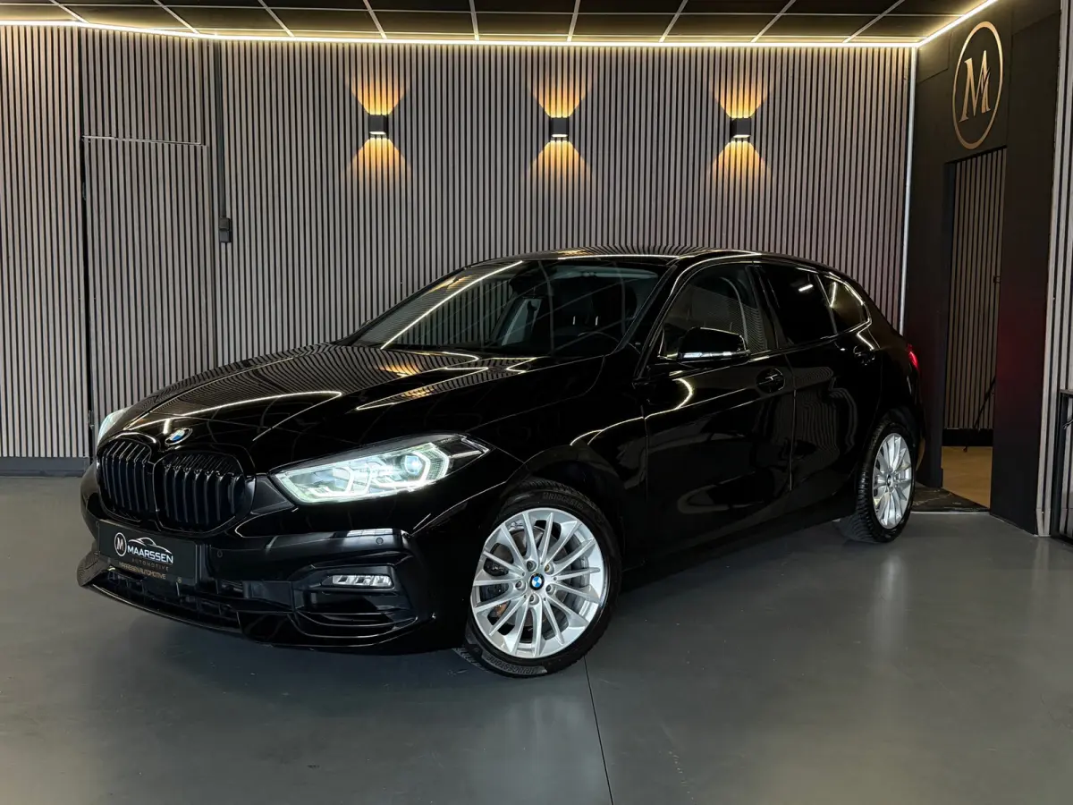 118i Executive Edition |Digtale Dash|Automaat|Apple Carplay|Keyless|Camera