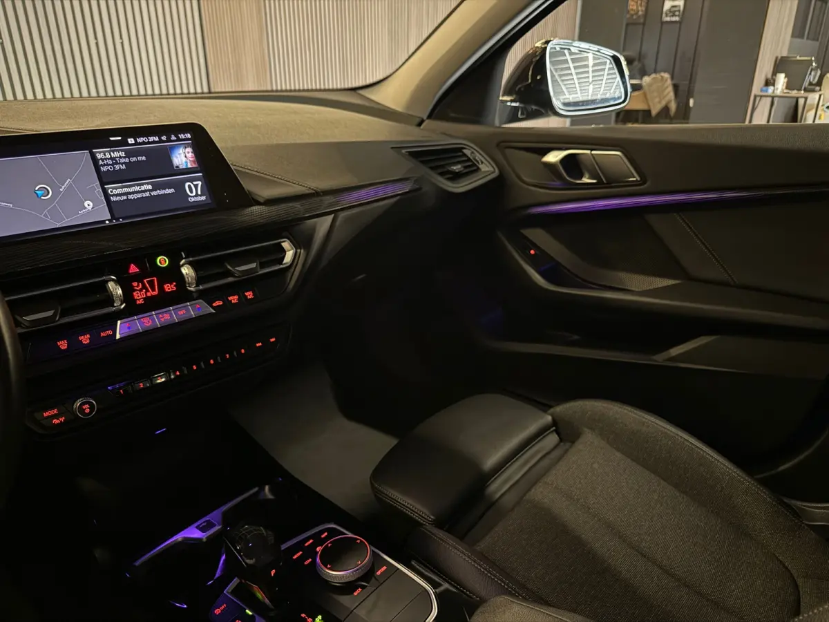 118i Executive Edition |Digtale Dash|Automaat|Apple Carplay|Keyless|Camera