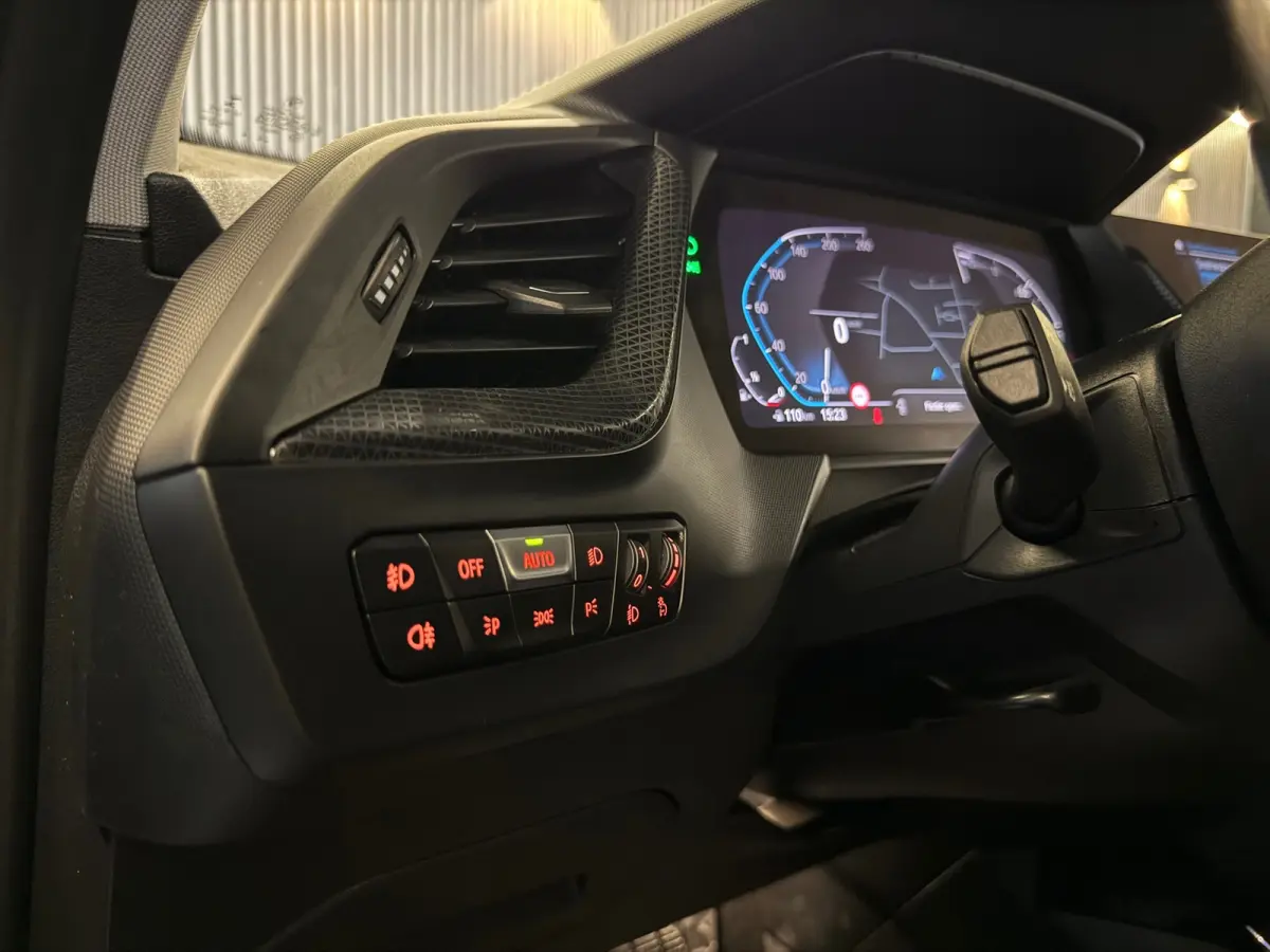 118i Executive Edition |Digtale Dash|Automaat|Apple Carplay|Keyless|Camera