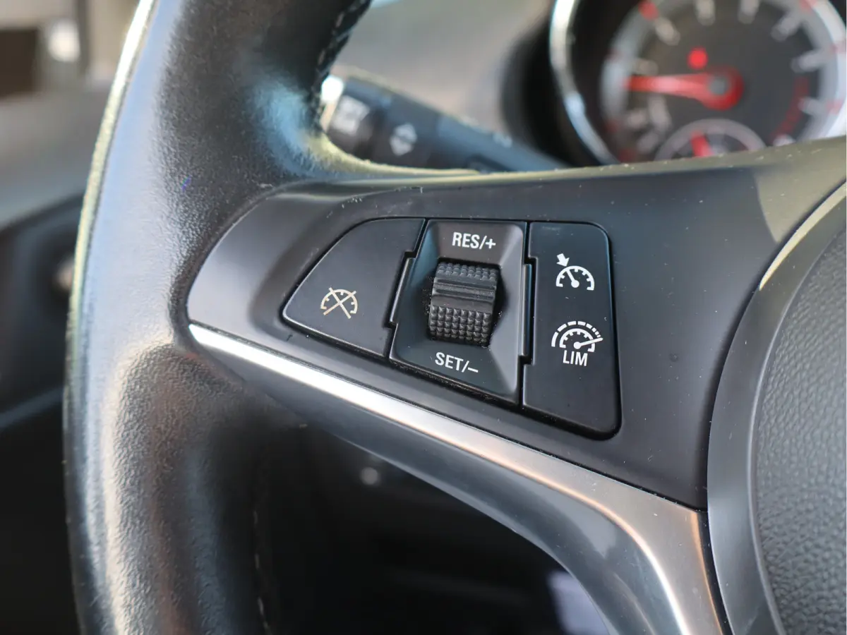 1.0 Turbo Glam Favourite Pano / Airco / Apple -  Android / LM-Velgen / Cruise