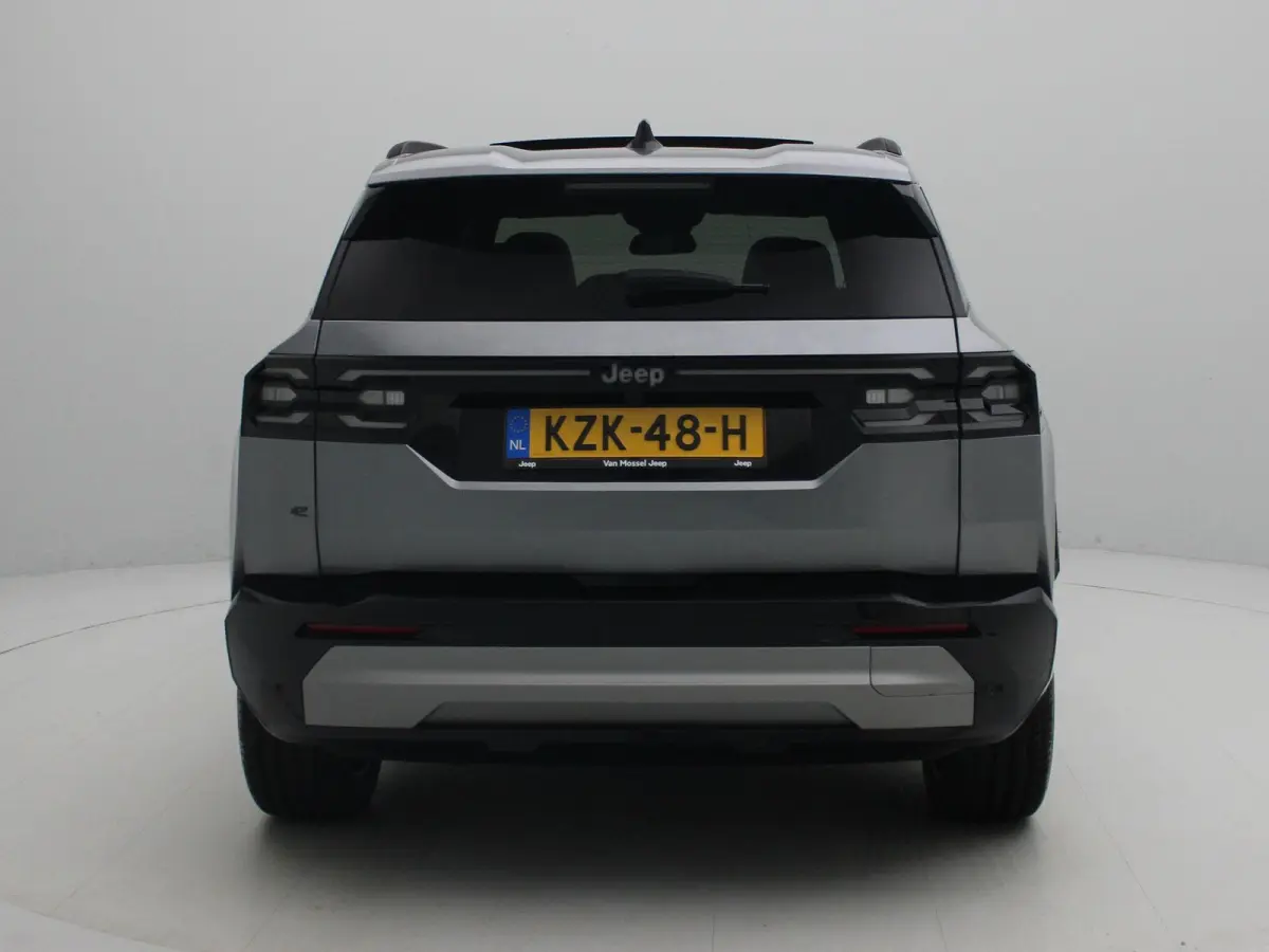 1.6 e-Hybrid Plug-In First Edition | Demo |