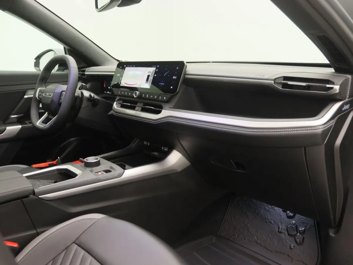 1.6 e-Hybrid Plug-In First Edition | Demo |