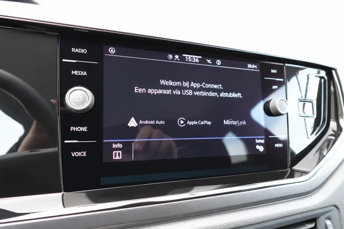 1.0 TSI Life PANO CARPLAY ACC VOL