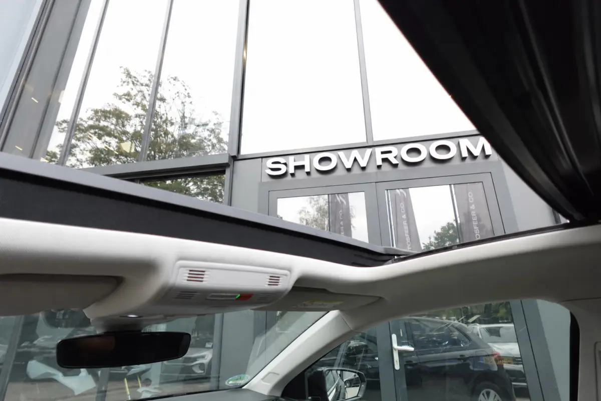 1.0 TSI Life PANO CARPLAY ACC VOL